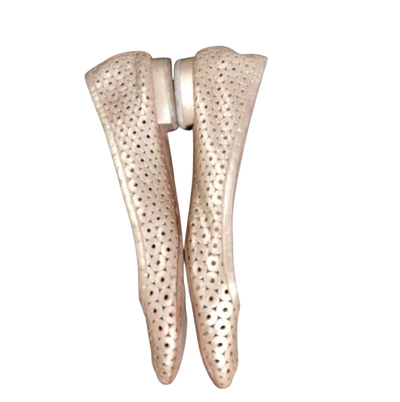 Corso Como Gold Flats with Sleek Design Women's Size 8 - Picture 7 of 10